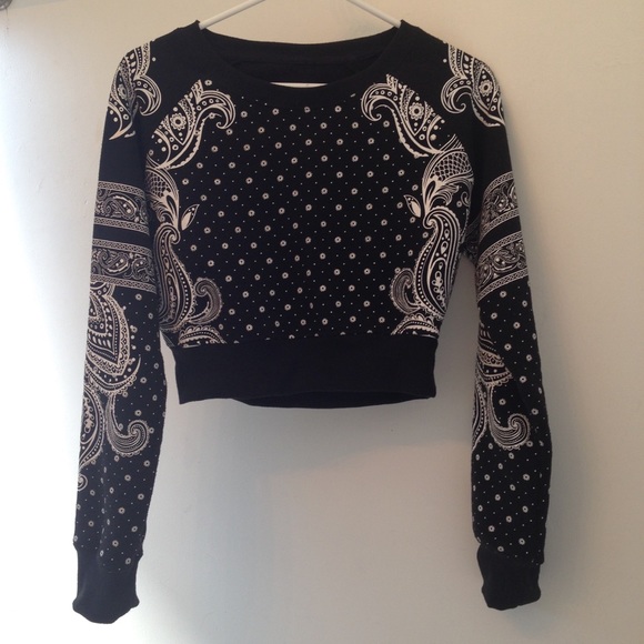Red Fox Sweaters - Vintage Bandanna Style Crop Top Sweater